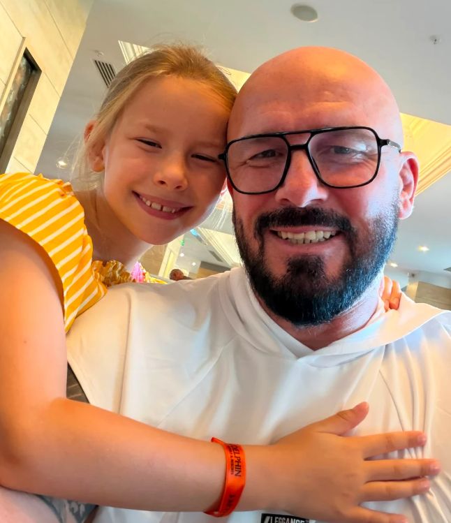 Ce a pățit Cătălin Zmărăndescu în vacanța din Turcia: „La ora 7 dimineața simt o prezență lângă pat. Încercam să-mi dau seama ce se întâmplă”