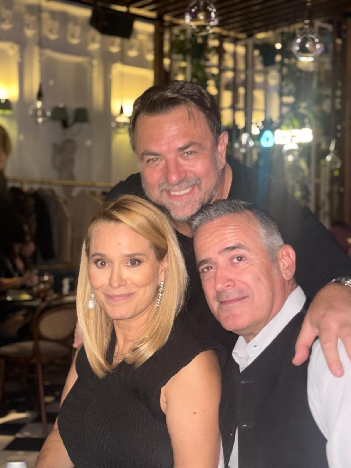Imagini de la petrecerea de ziua Iuliei Pârlea de la Pro TV. Andreea Esca s-a distrat alături de colegi și a dansat cu Cosmin Stan: „Ne-a plăcut la ziua ta”