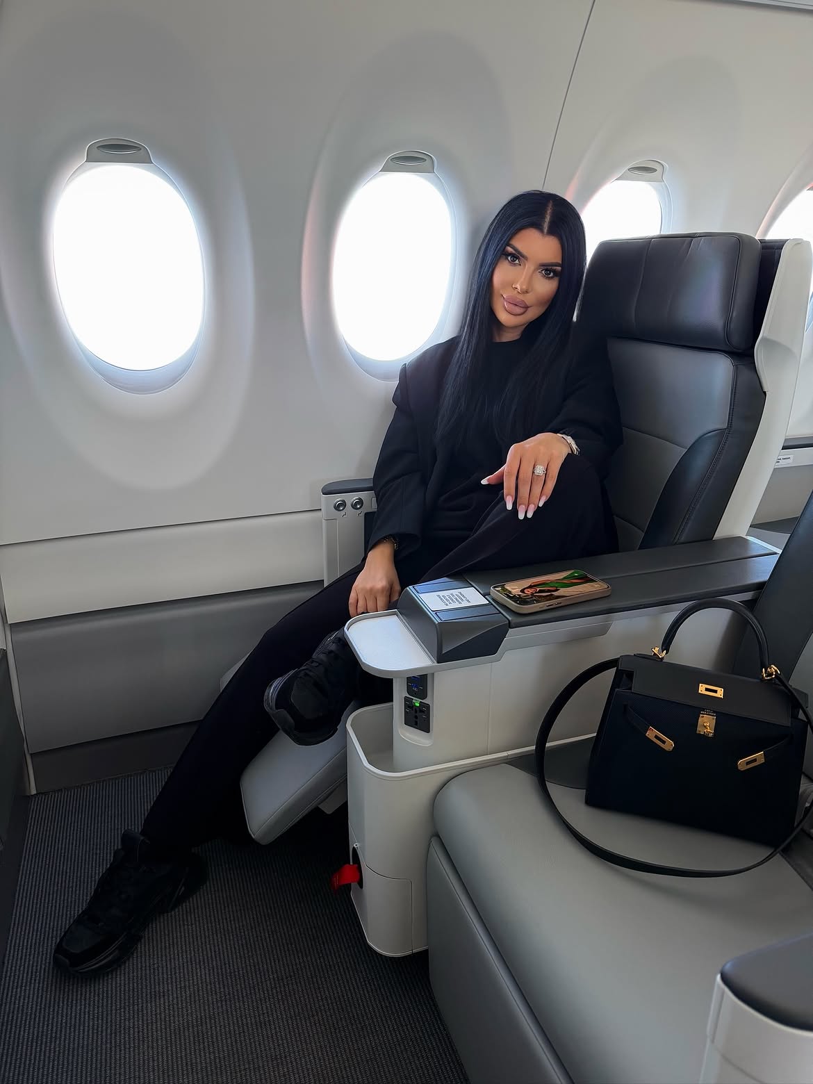 Vedetele din România care au colaborat cu AnimaWings, compania aeriană care a intrat în insolvență