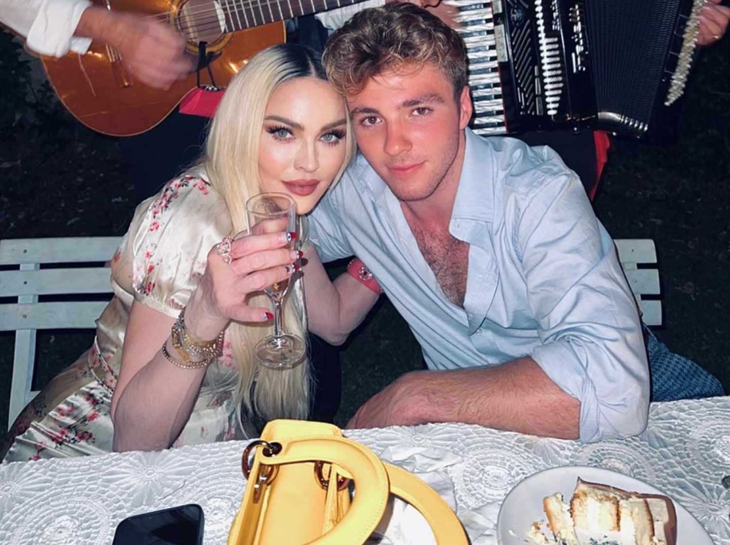 Elena Chiriac, primele declarații după ce a apărut cu băiatul Madonnei, Rocco Ritchie, la SAGA Festival: „Locuim amândoi în Londra”