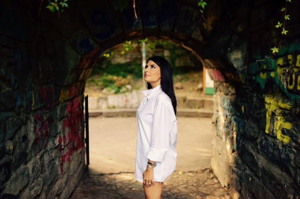 Fata lui «Tata Puiu» iese pe teren! Maria, fiica fostului selecționer Anghel Iordănescu, dă probe de reporter la o televiziune