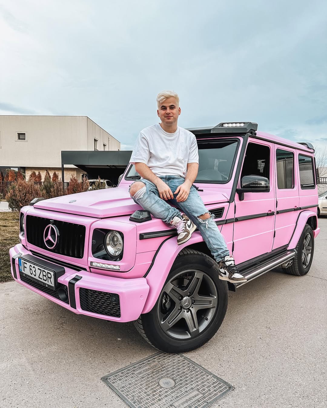 Ce a primit un șofer turc de ride sharing de la un youtuber după ce România a învins Austria: „Ne-am dus direct la el acasă”