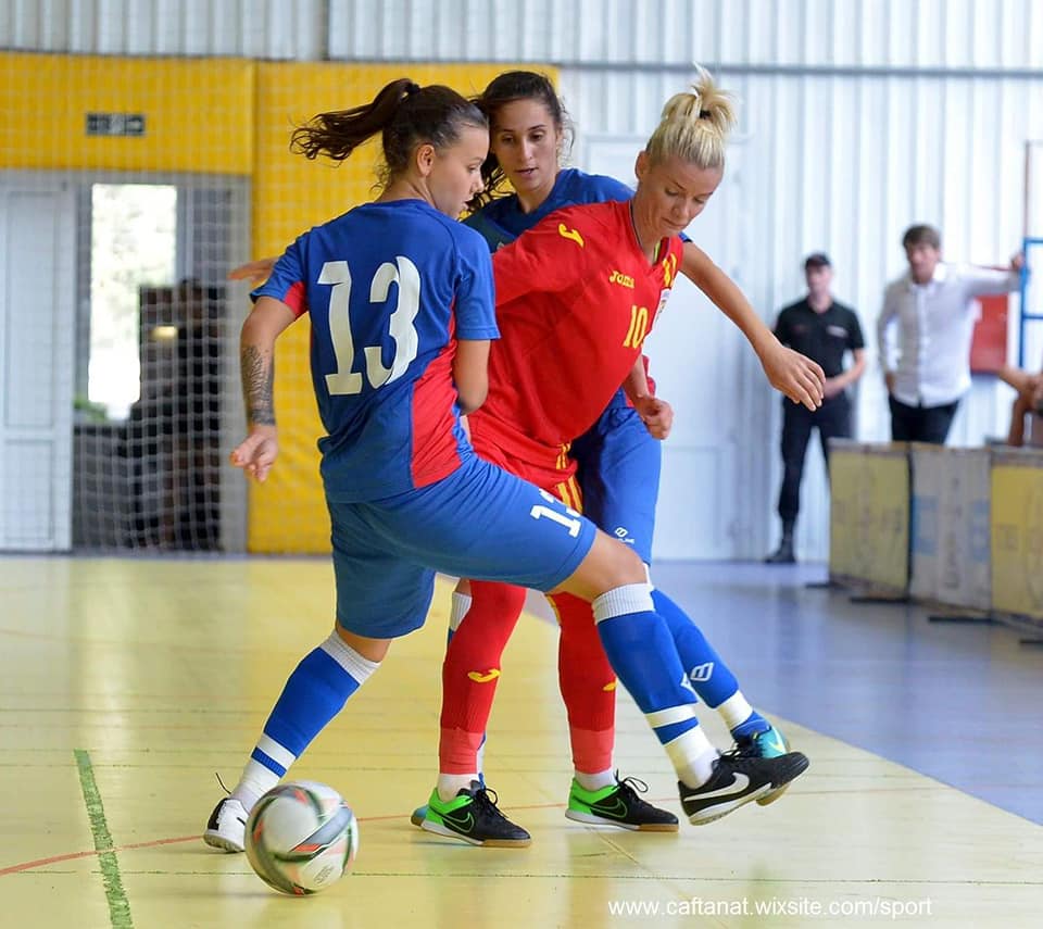 Naționala feminină de futsal a României are portar de fotbal pe plajă. Tricolorele au luat 20 de goluri în primele meciuri din preliminariile Euro 2019 | VIDEO