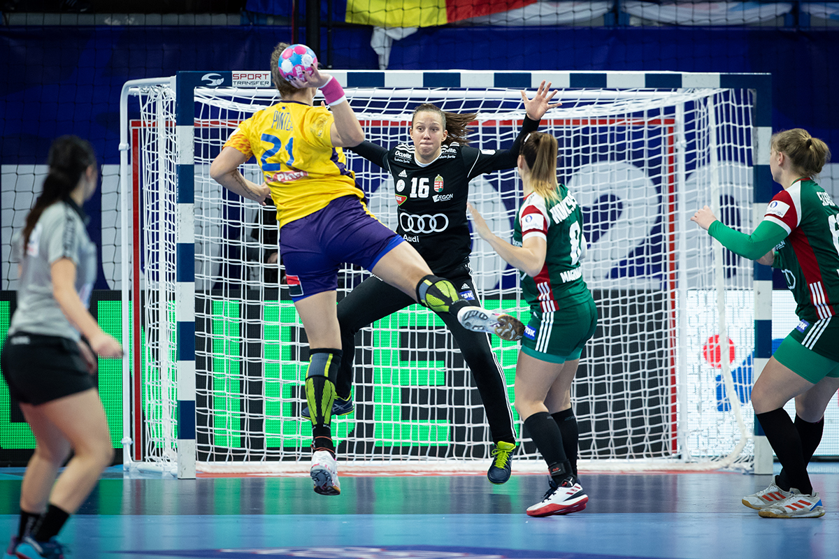 UPDATE | România a pierdut cu Ungaria, dar s-a calificat în semifinalele Euro 2018 de handbal feminin. Ambros a luat foc