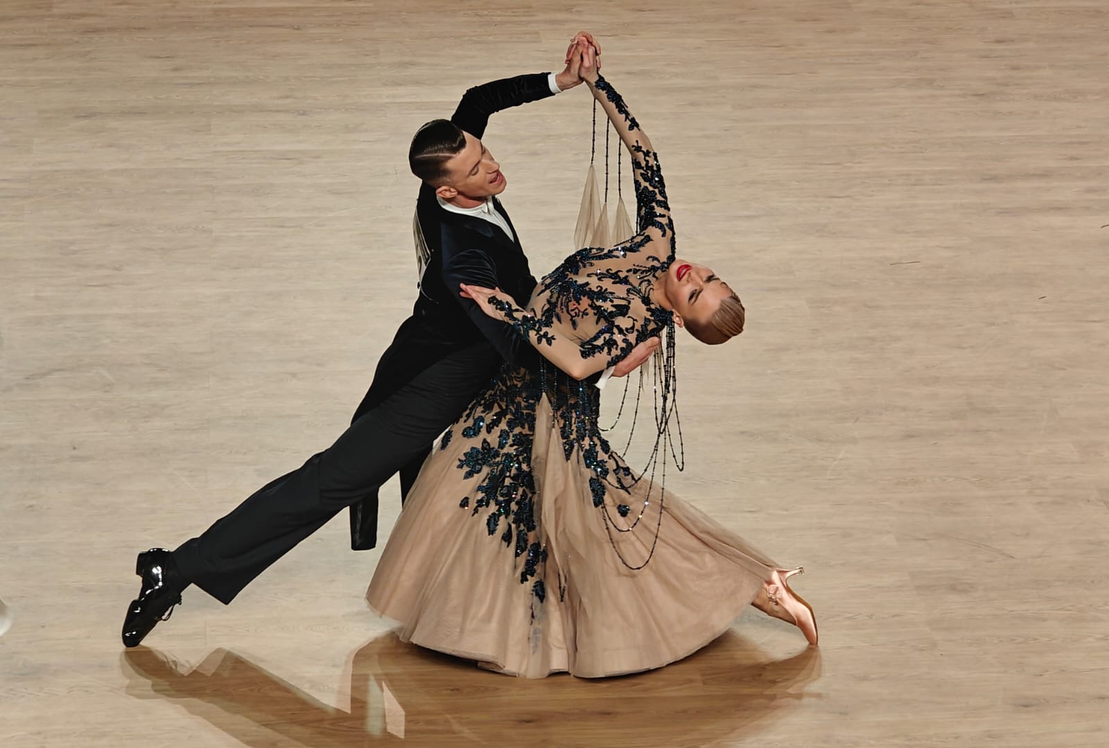 Rareș Cojoc și Andreea Matei, patronii dansului sportiv mondial, au câștigat și Campionatul European! Triumful din insula Mallorca îi trimite în legendă, fiind singurul titlu major care le lipsea din palmares