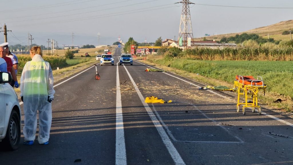 Un șofer de 19 ani, beat la volan, a lovit mortal trei tineri care mergeau pe marginea DN1, în județul Alba