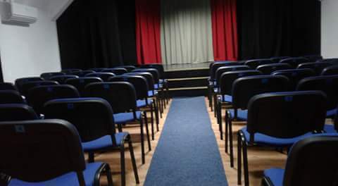 REPORTAJ/ Actriţa Dorina Roman şi-a deschis propriul teatru la Braşov. "Dacă nu muşti din scenă până la lacrimă şi sânge, publicul simte și nu mai vine“