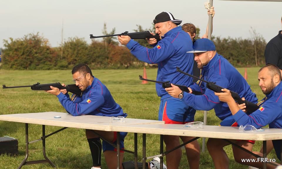 Stejarii s-au distrat tir cu arcul, tras la talere sau la tinţă fixă. ^Convocat în locul lui Ovidiu Toniţa, accidentat, Vlad Nistor a făcut primul antrenament la Cupa Mondială / FOTO&VIDEO