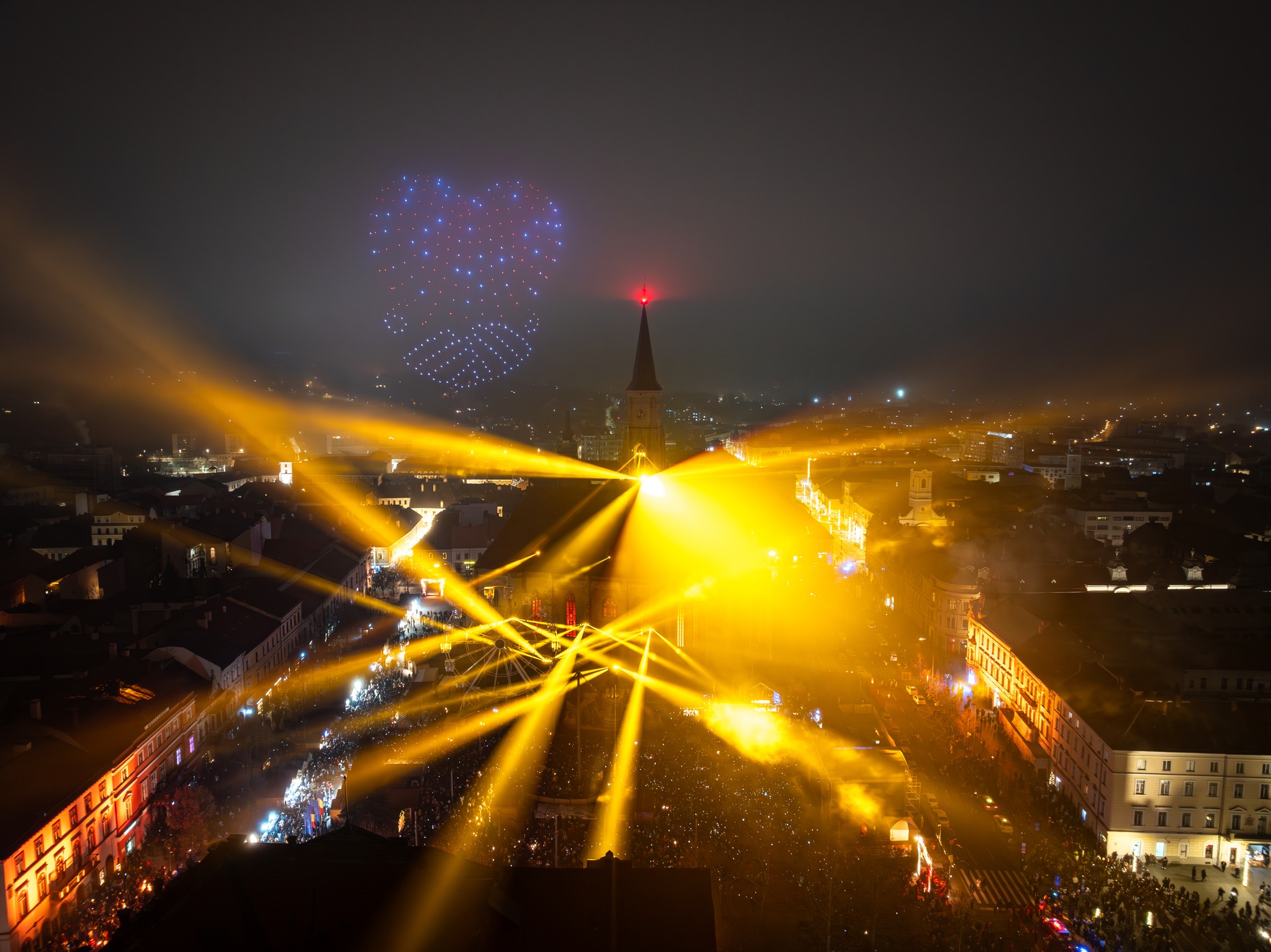 Cum a arătat spectacolul cu drone de la Cluj din noaptea dintre ani