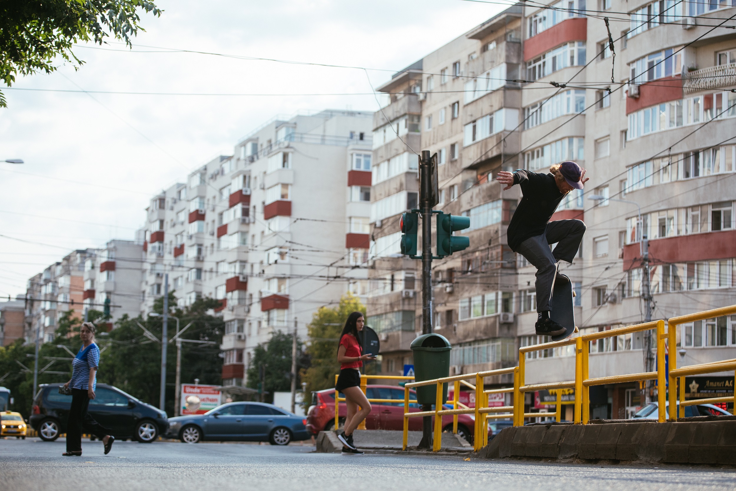 Cu skate-ul după Dracula. Mihnea Groseanu a avut invitați de seamă în Transilvania / FOTO&VIDEO