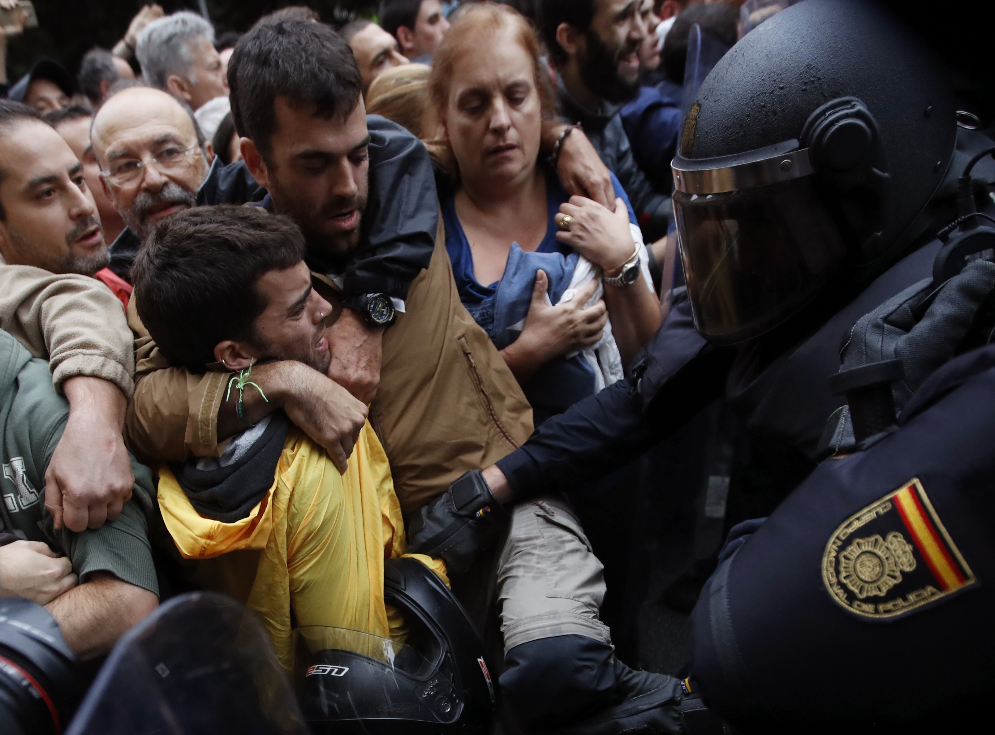 VIDEO | Referendumul pentru independența Cataloniei s-a încheiat.Bilanț: peste 840 de răniți