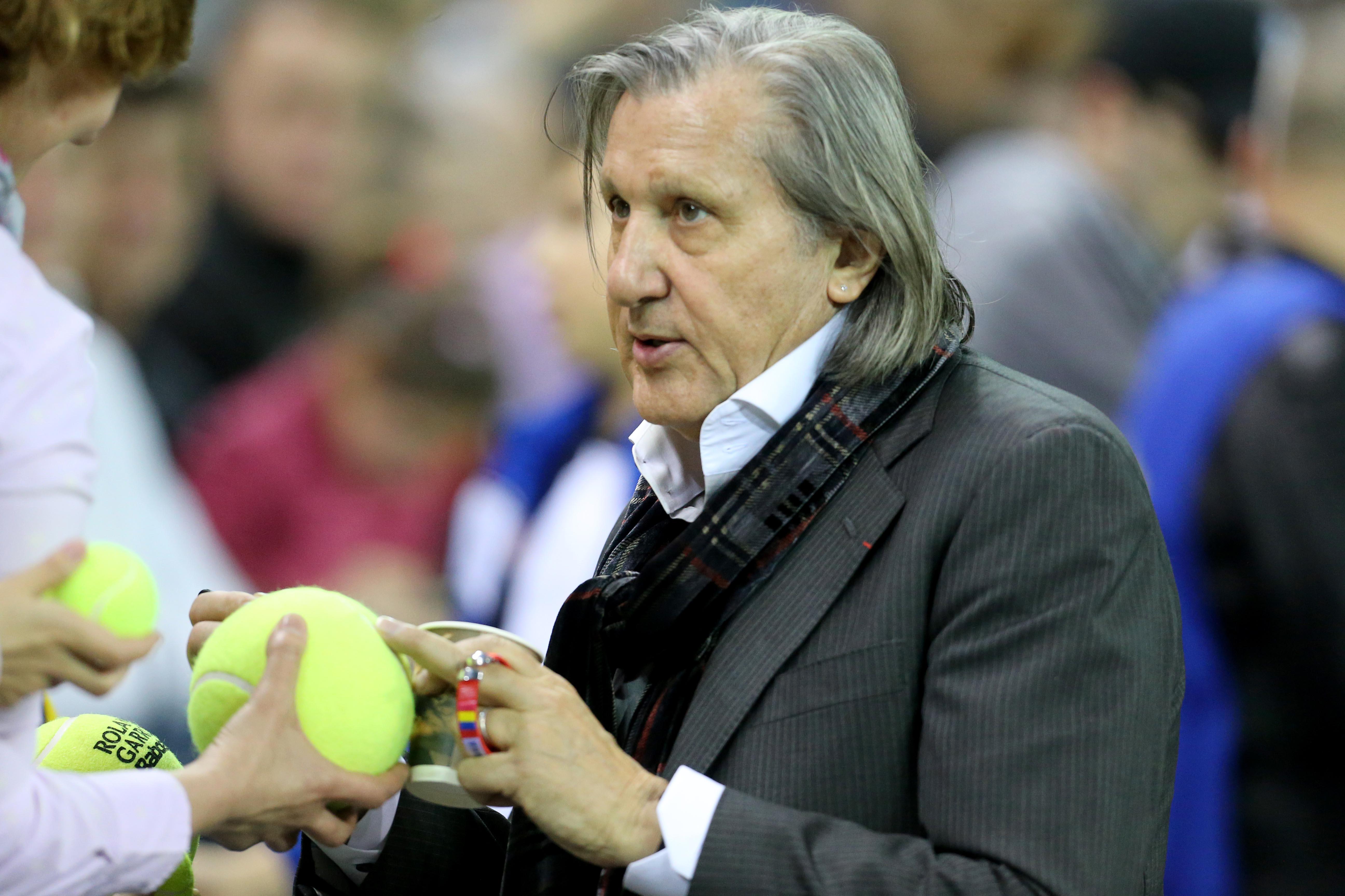 Fed Cup: România - Cehia 2-3, în ”sferturile” Grupei Mondiale. Ar fi fost prea frumos, am terminat în lacrimi! Am pierdut la dublu calificarea în semifinale, având o pereche deloc sudată, Mitu-Olaru. Halep o doborâse pe Kvitova, dublă câștigătoare la Wimbledon, iar Niculescu cedase la Pliskova. Pe 9 februarie, ne aflăm adversarele din baraj