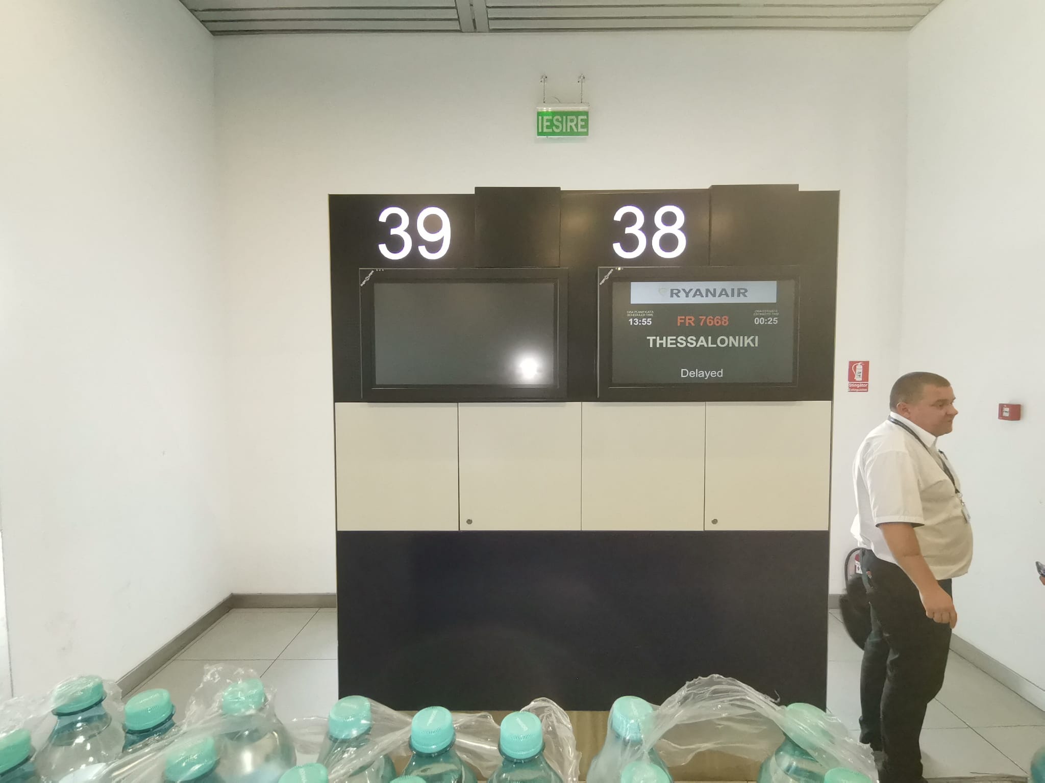 Întârziere de 10 ore pentru o cursă Otopeni-Salonic. Ce explicație au reprezentanții aeroportului pentru pasageri