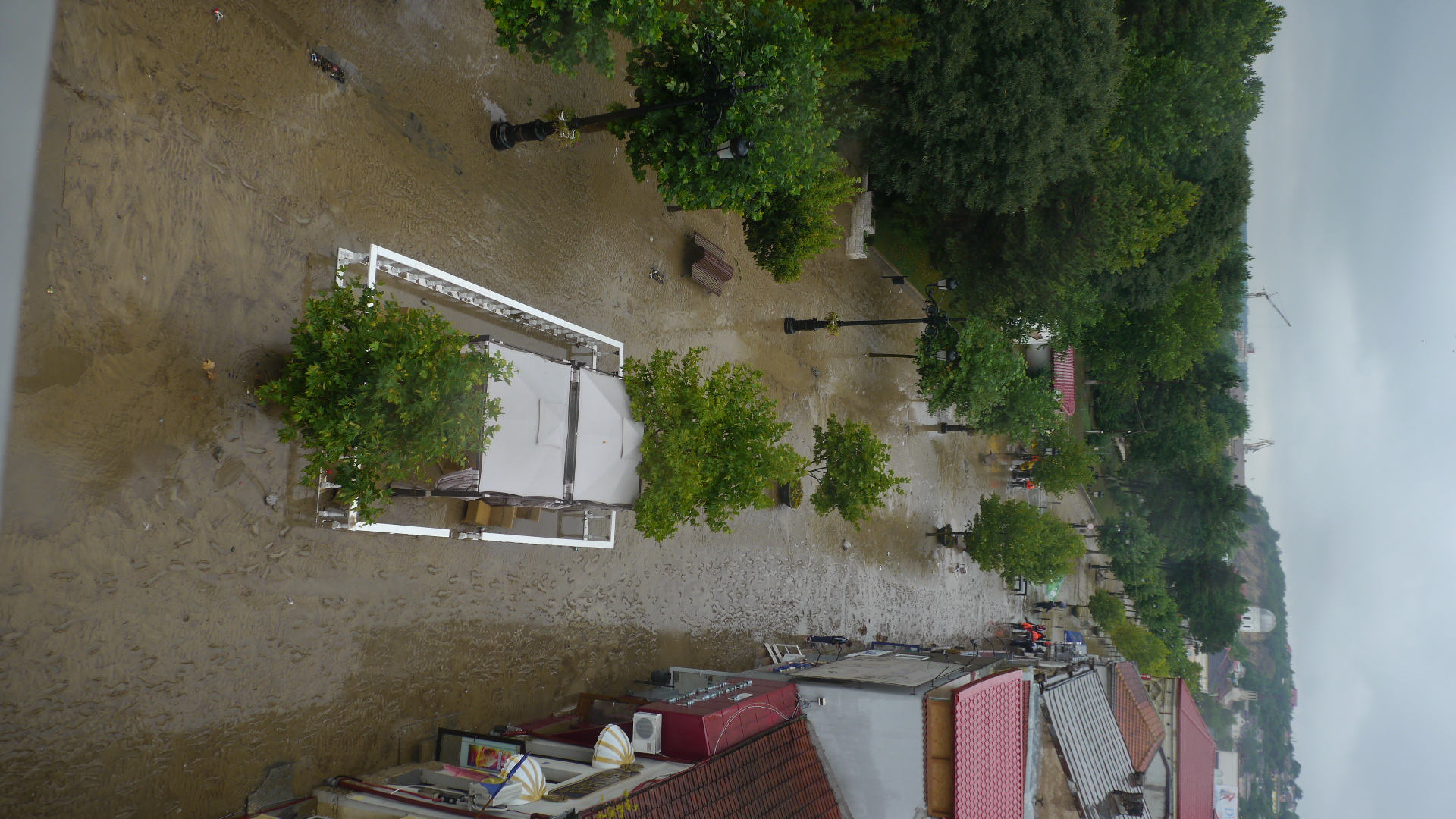EXCLUSIV / Veneția noroioasă de România, orașul care s-a întors în epoca de piatră din cauza ploilor / FOTO&VIDEO