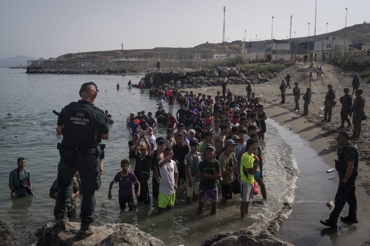 De ce este Ceuta în centrul unei crize migraționiste permanente. Miza enclavei spaniole de la granița cu Marocul