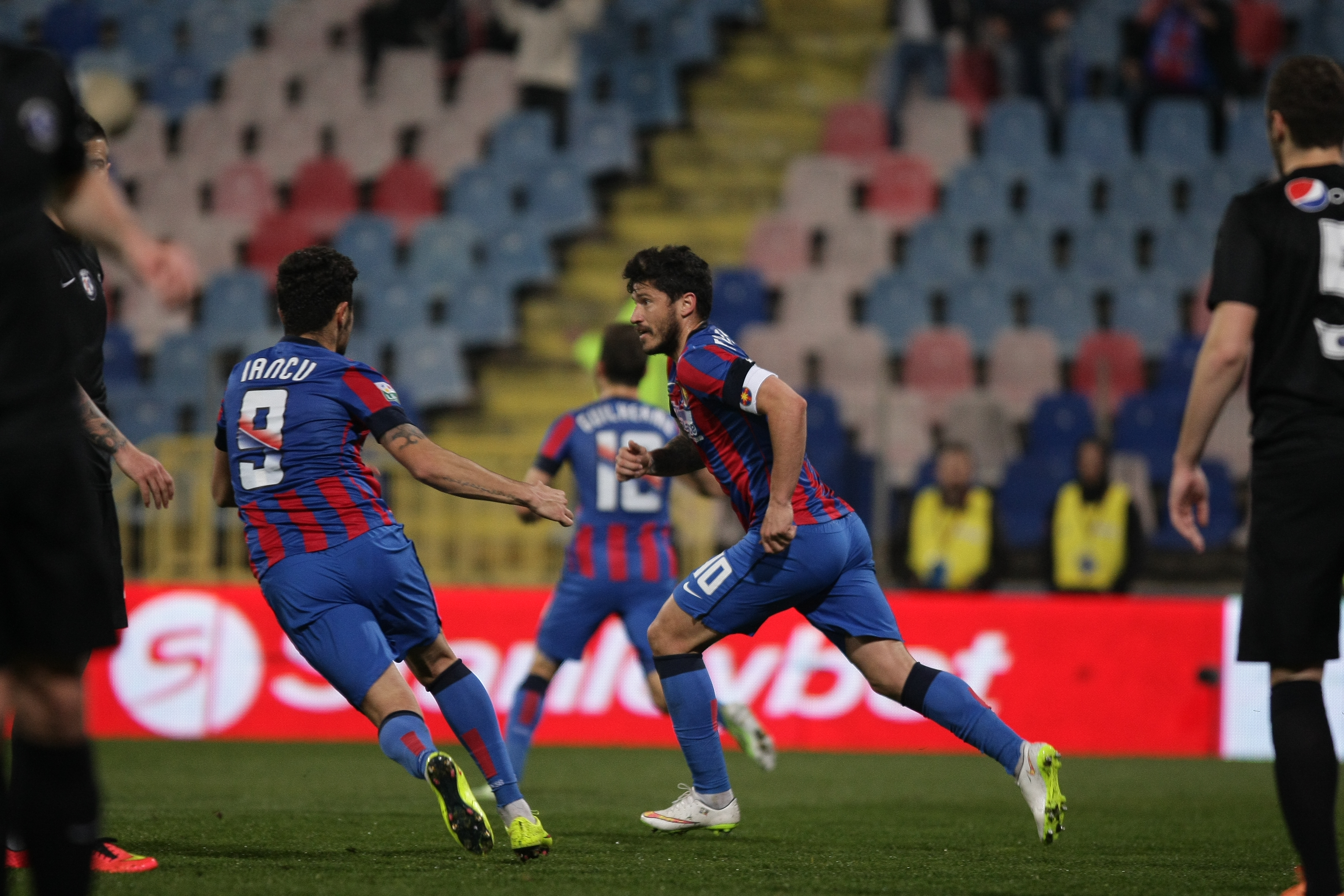Steaua - Viitorul 4-1. Fără Puțanu pe teren, și ”Dodel” e mare / FOTO&VIDEO