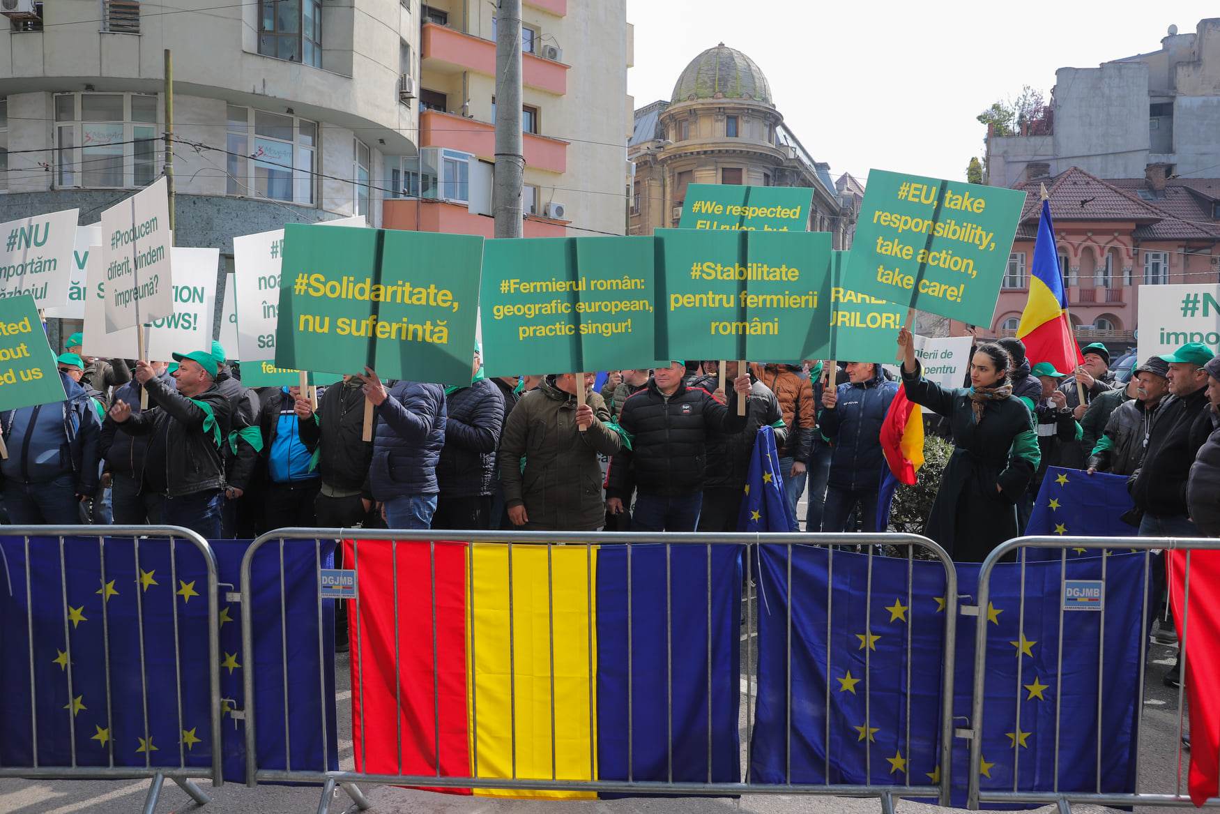 Fermierii români au ieșit cu tractoarele pe străzi. Proteste în urma deciziei UE în scandalul cerealelor din Ucraina