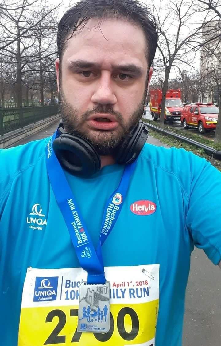 VIDEO / Sezonul și maratonul. Bogdan Nicolai, scenaristul de la Vocea României, aleargă ca să fie un om mai bun