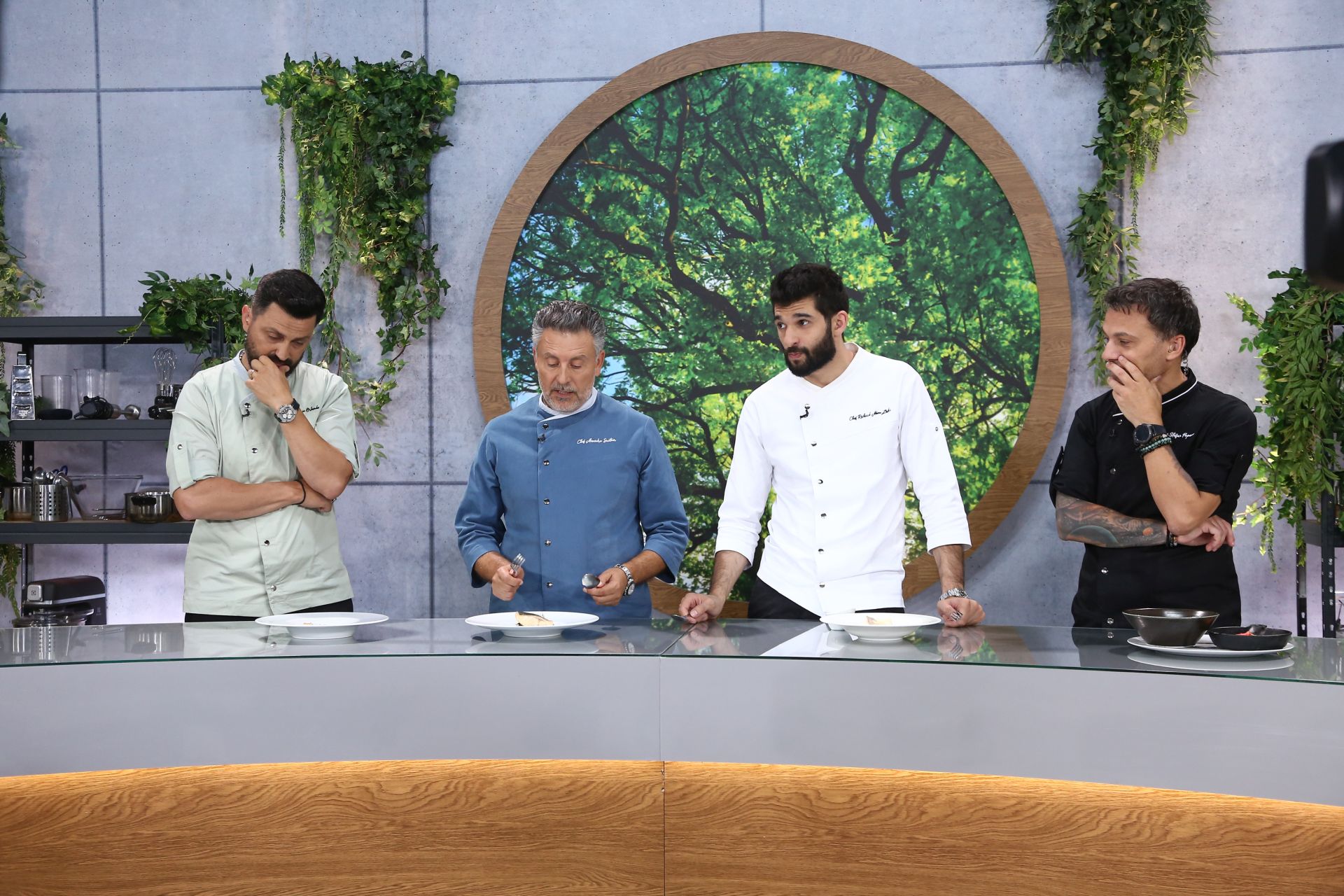 „Chefi la cuțite” sezonul 14. Eliminare neașteptată în ediția din 18 decembrie: „Echipa plânge”