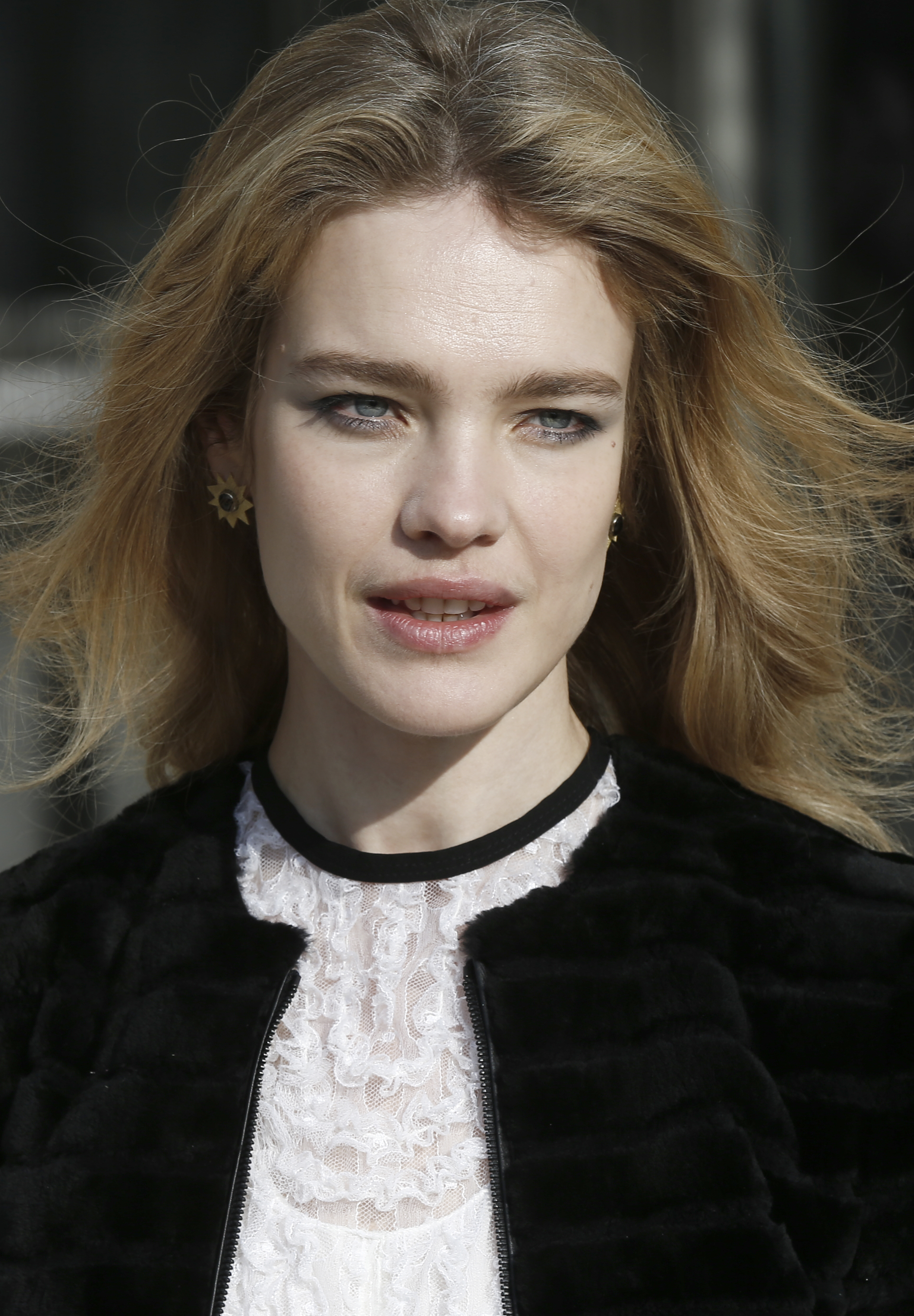 CM 2018 2018: Să ai grijă de tricolori! Supermodelul Natalia Vodianova prezintă tragerea la sorți de la Skt. Petersburg. ^Care sunt urnele, unde poate cădea România / FOTO