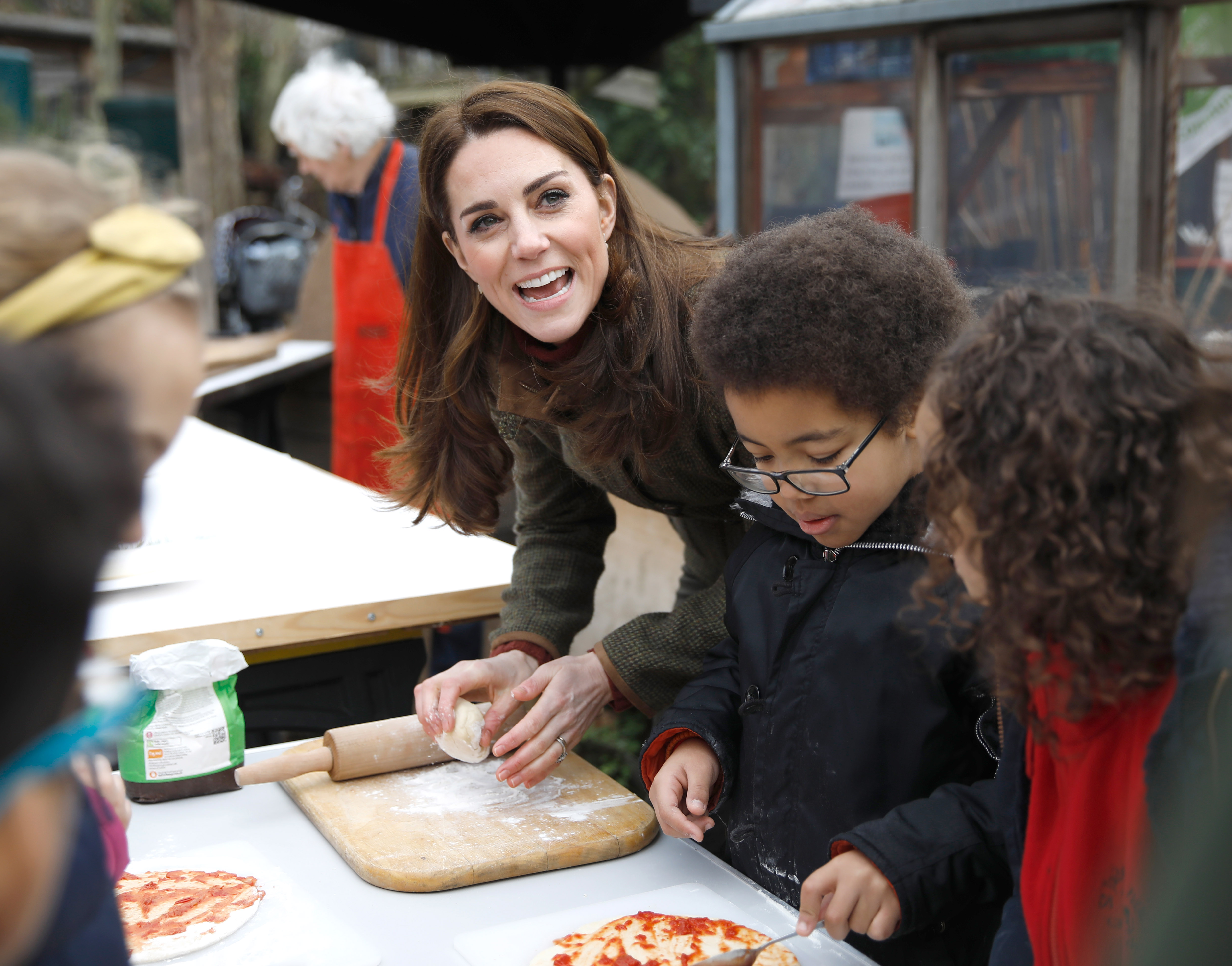 FOTO | Gestul surprinzător făcut de Kate Middleton la prima ei apariție publică de anul acesta