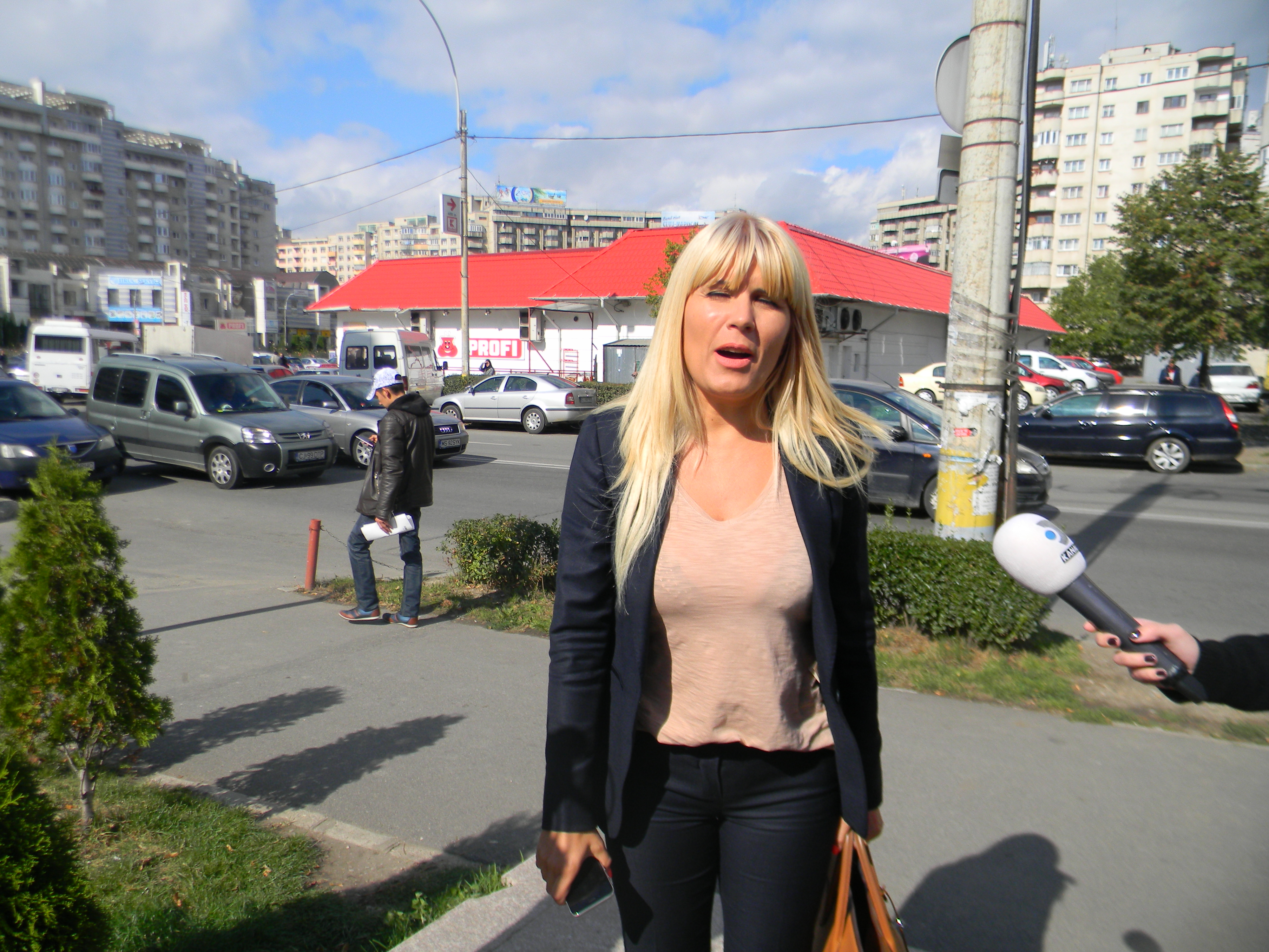Elena Udrea și-a cunoscut colegii de la Teologie / GALERIE FOTO