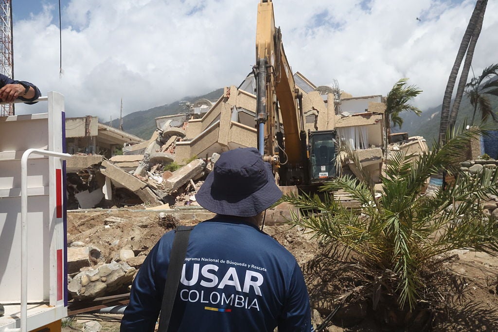 Tânăr scos în viață de sub dărâmături în Venezuela după 106 ore de la cutremurele devastatoare
