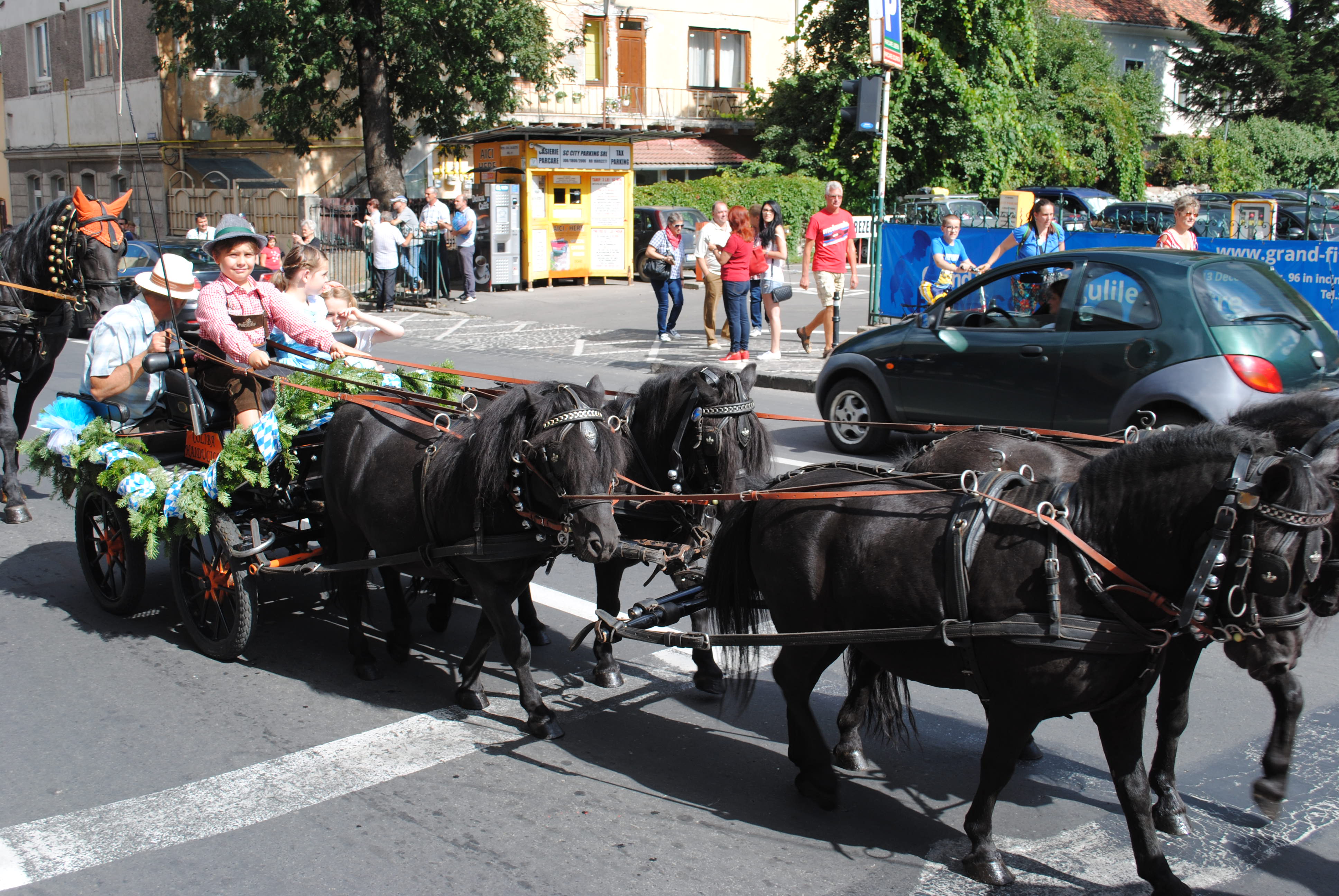 Oktoberfest Brașov, bere cu doar 4,5 lei și concurs de Miss