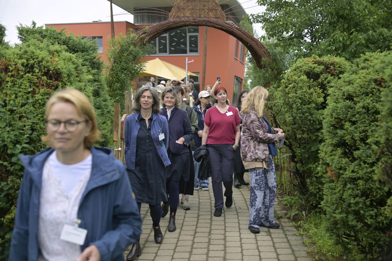 Cum se fabrică celebrele produse Weleda! Am vizitat grădina de plante medicinale din Germania, un paradis de 23 de hectare