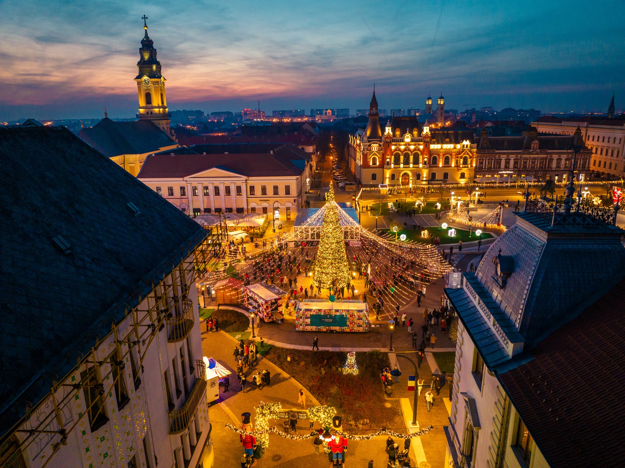 Târgul de Crăciun Oradea 2024. O zonă specială pentru food truck și 31 de căsuțe cu obiecte de cult, lemn, lut și ceramică