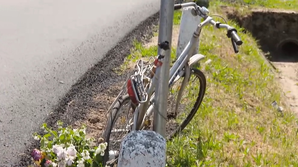 Traktorral halálra gázolt egy biciklist, lemondott Laskod alpolgármestere – videó