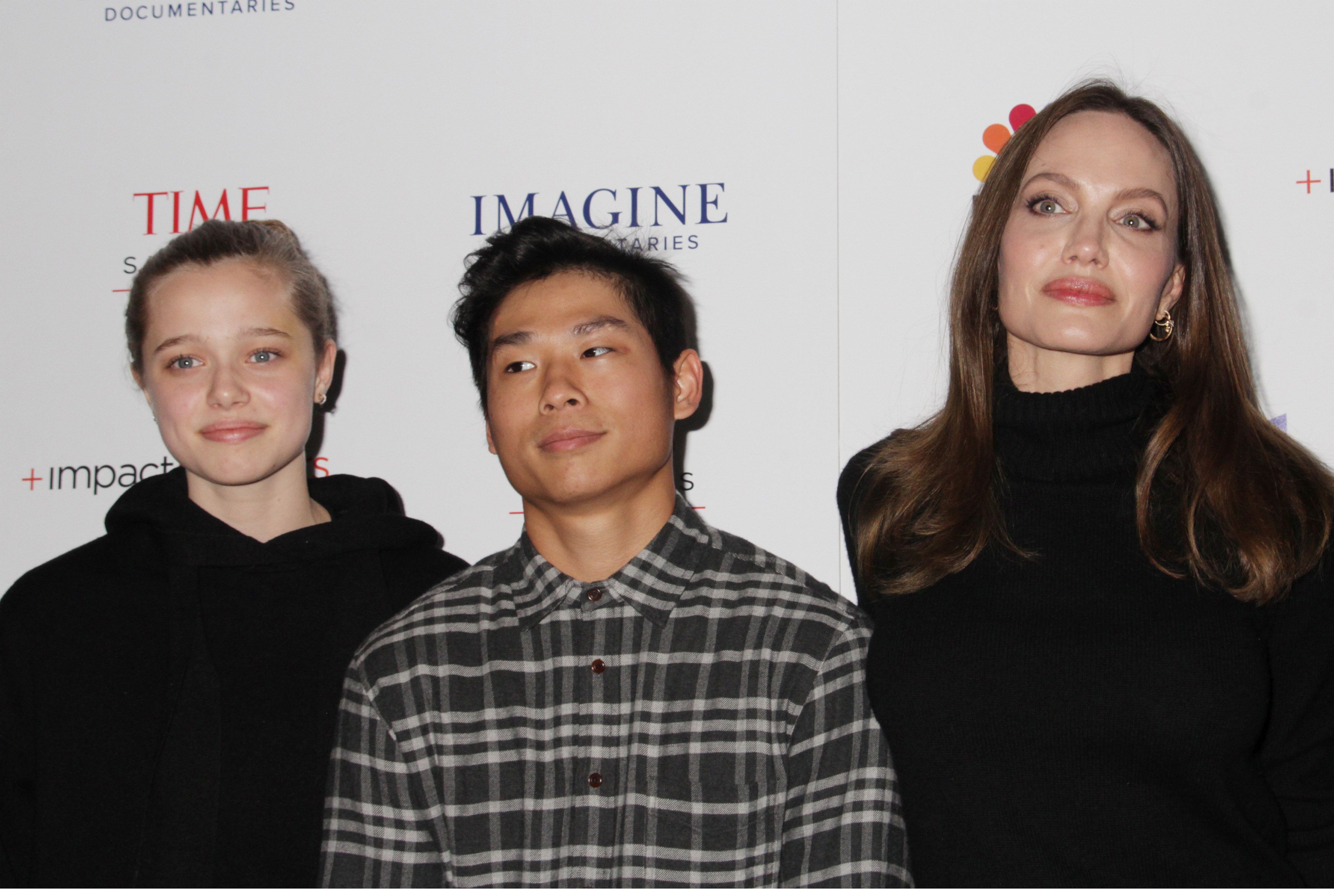 Cum arată Shiloh, fiica Angelinei Jolie și a lui Brad Pitt, după ce a renunțat la dorința de a fi băiat. S-a vopsit și e de nerecunoscut