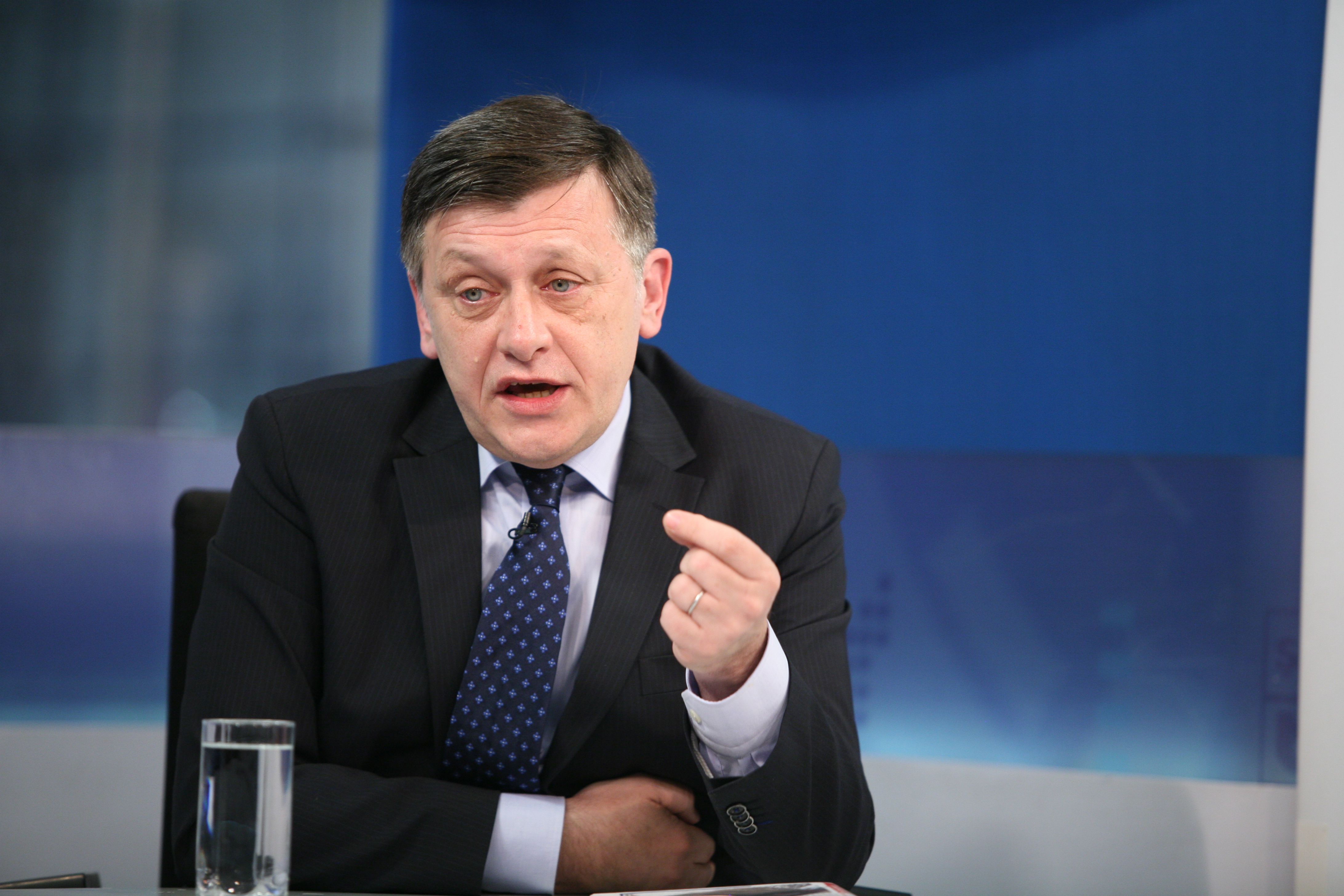 Atunci și Acum: Crin Antonescu, profesorul de istorie care a adus pe scena politică proiectul eșuat USL