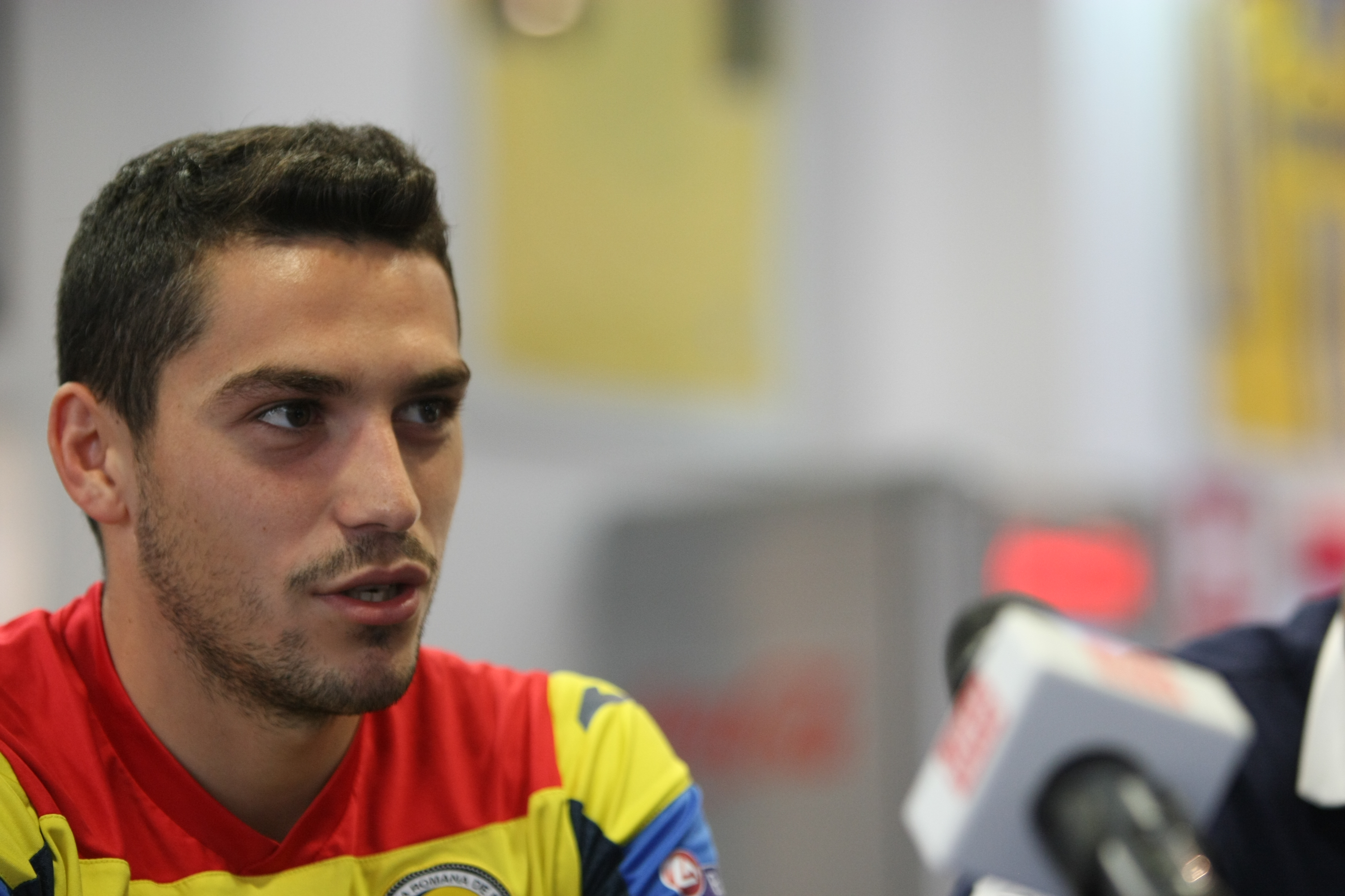 Euro 2016. Nicușor a devenit Nicolae! ”Mă simt bine cu 10 pe spate, dar lumea să nu se aștepte să fiu Hagi!”. Vom avea ”generația lui Stanciu”? ”Să fie rezultate, apoi știți voi să ne botezați” | FOTO&VIDEO EXCLUSIV