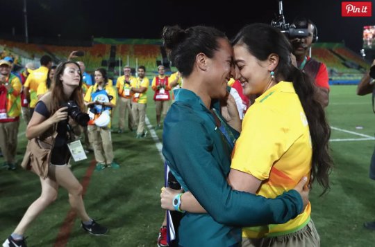 Jocurile Olimpice. O rugbistă braziliană a fost cerută în căsătorie de o voluntară / GALERIE FOTO & VIDEO