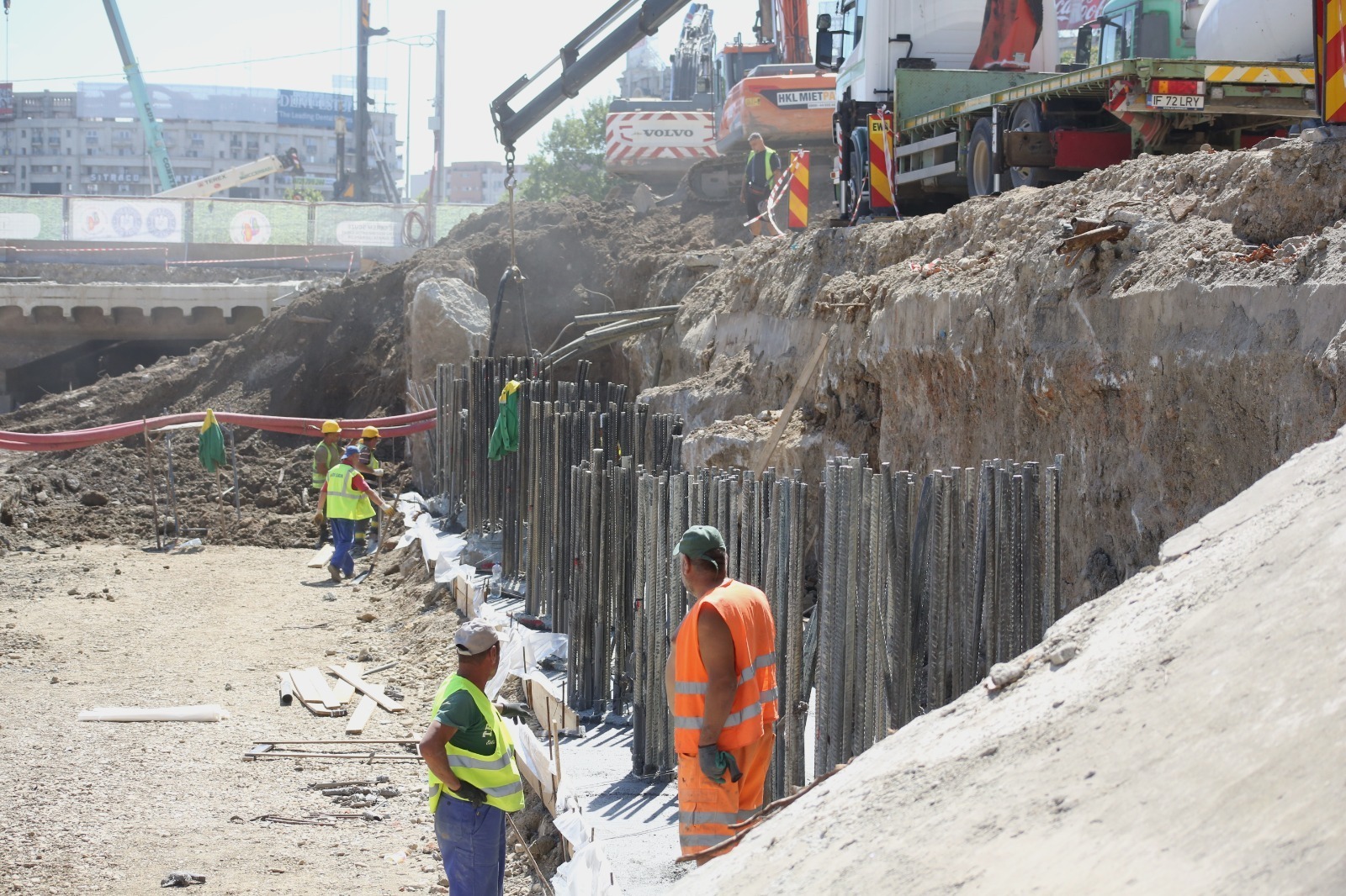 Când se reia circulația mașinilor pe Splaiul Independenței, în zona Piața Unirii. Anunțul Primăriei Sector 4, în pline lucrări la Planșeul Unirii