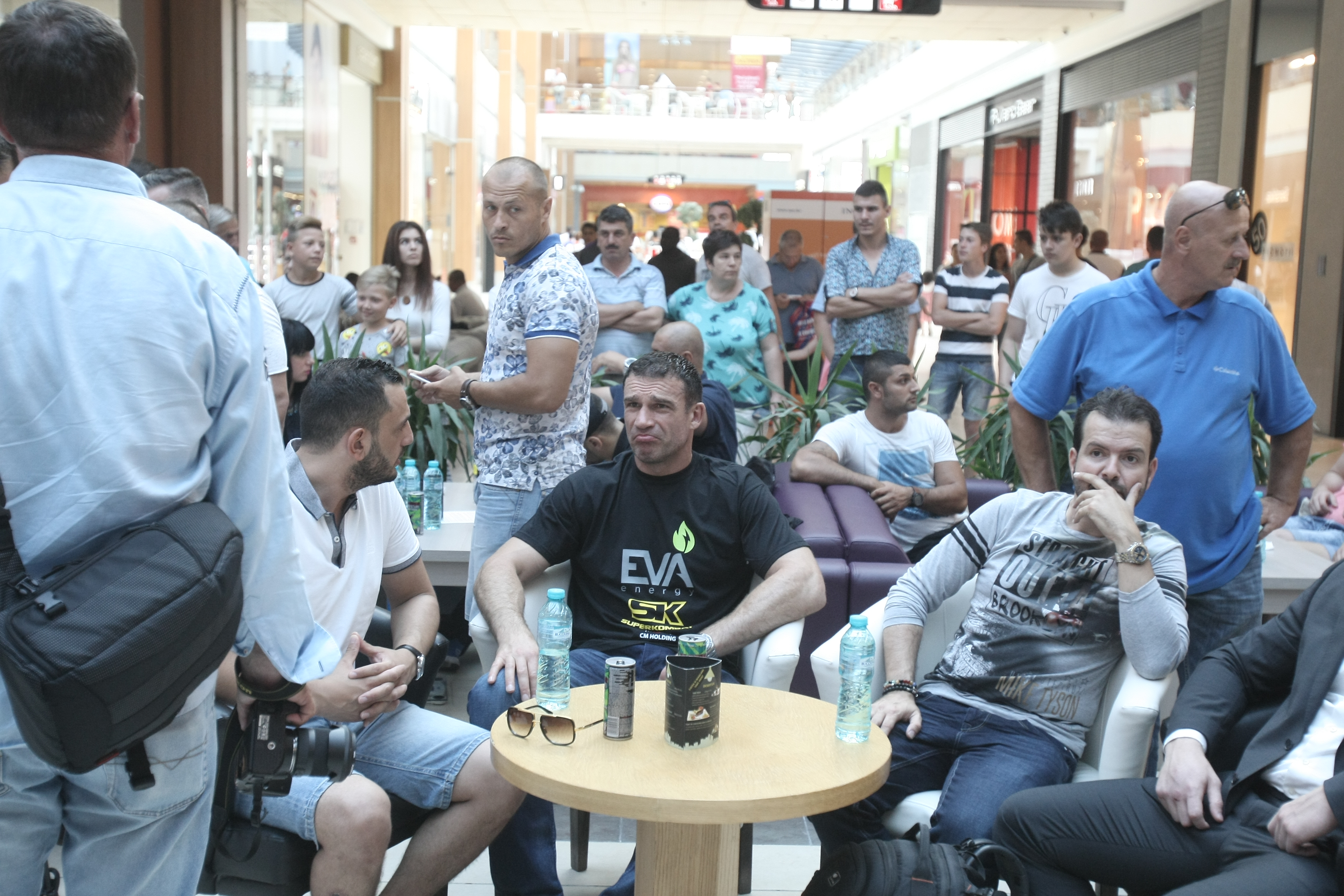 Superkombat. Seară cu pumni și cu picioare, dar nu de domnișoare! Bacary Sagna a venit la show | REZULTATELE GALEI
