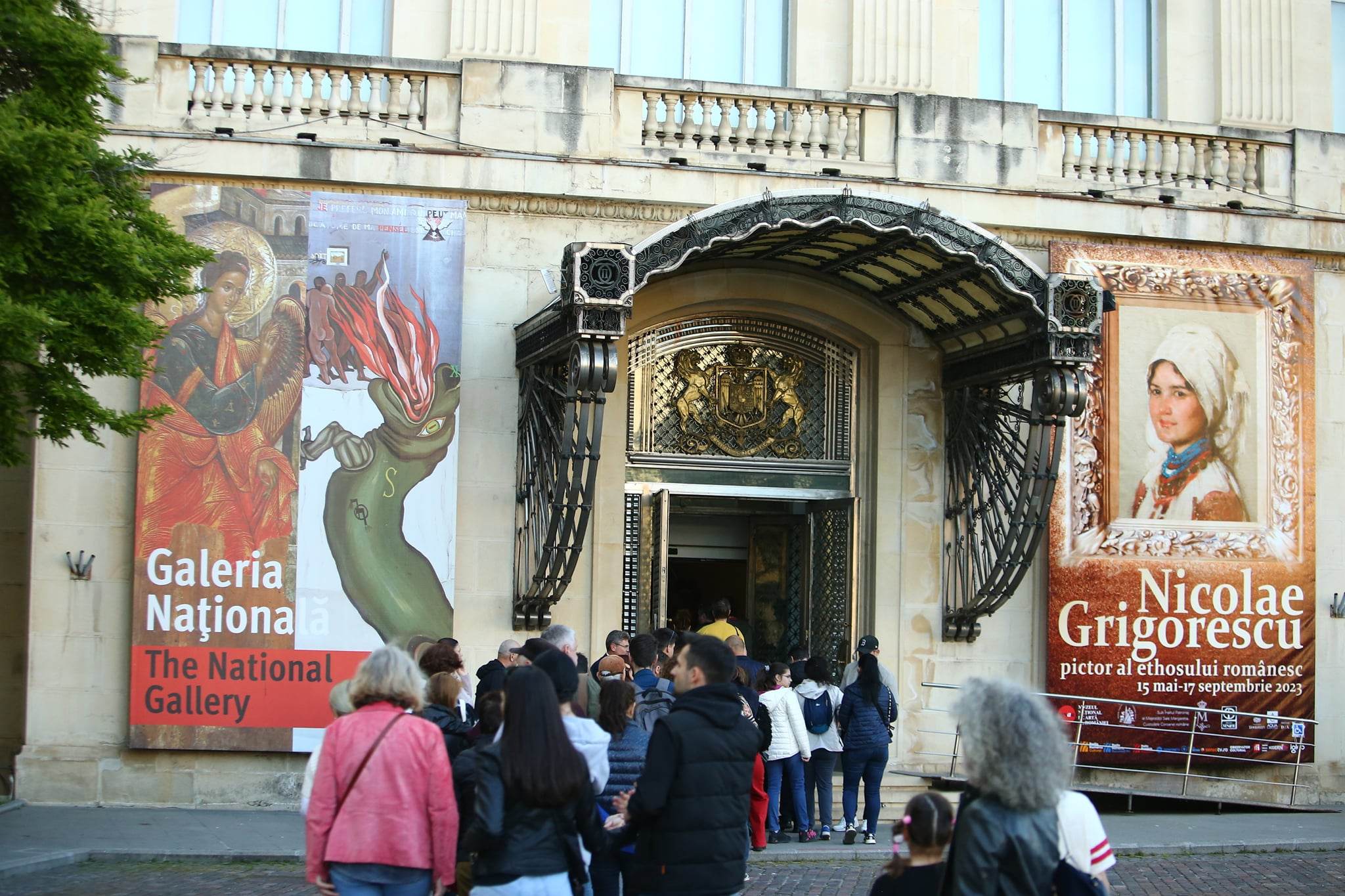 Noaptea Muzeelor 2023. Cozi de sute de metri la cele mai importante obiective culturale din București. FOTO