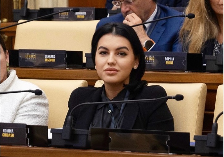 Soția româncă a lui Piero Ferrari, îmbrăcată într-o rochie de pe AliExpress și pantofi Zara. Romina Gingașu a spus cât costă ținuta purtată la Pro TV