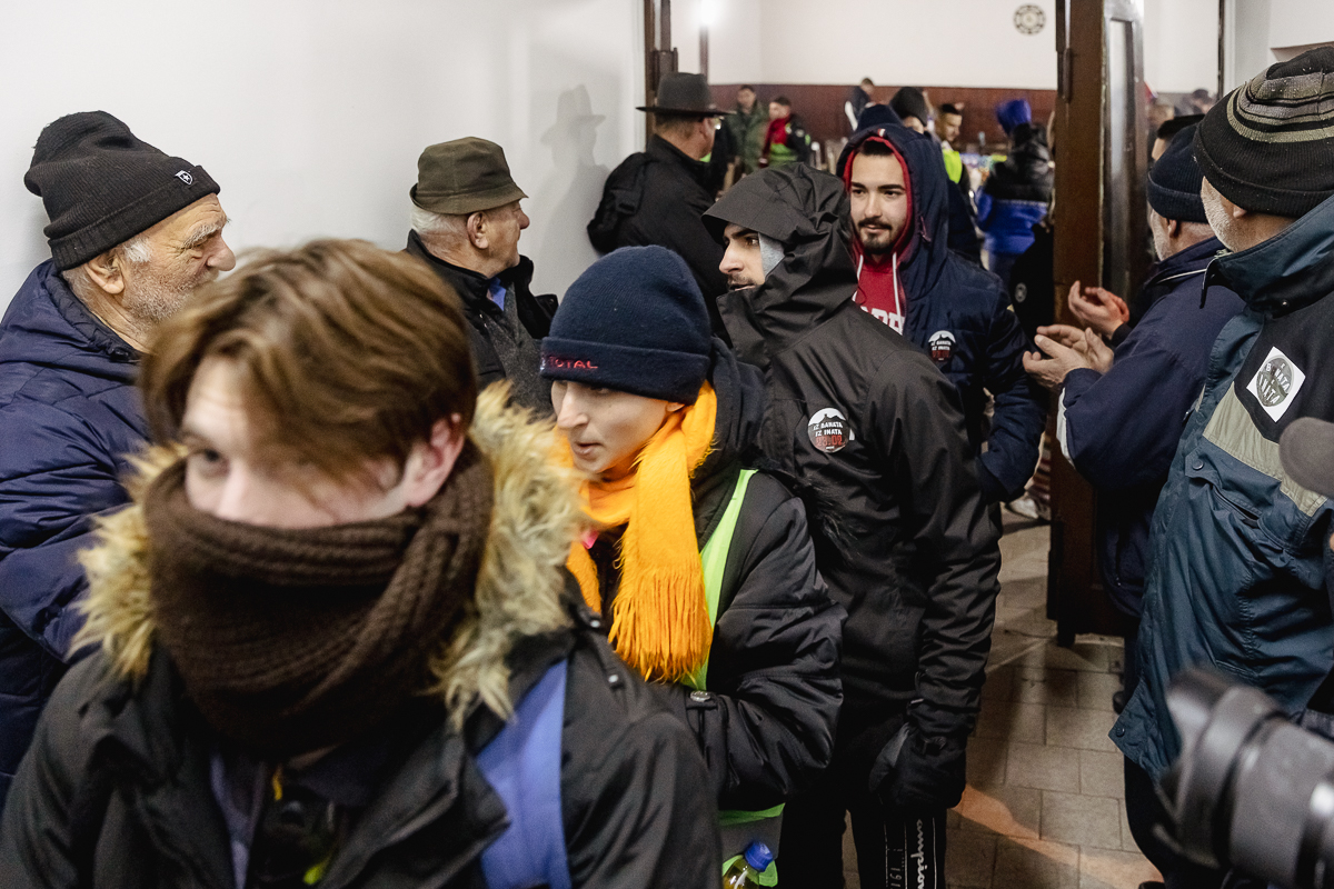 Cum protestează studenții sârbi prin marș și de ce strigă numele Laurei Kovesi