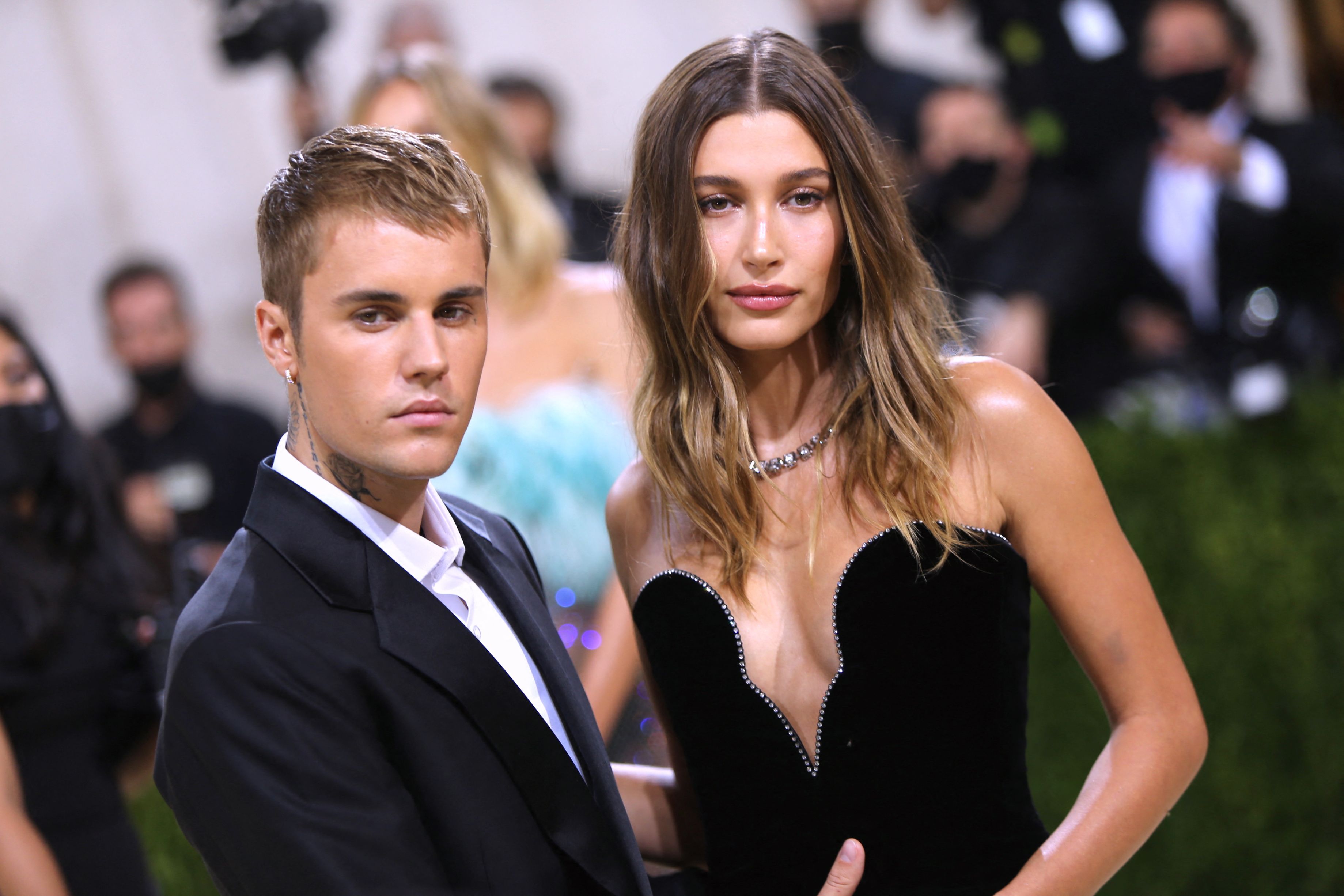 Fanii lui Justin Bieber, îngrijorați de rugăciunea făcută de mama artistului: „Duhule Sfânt, vindecă rana”! Reacția cântărețului