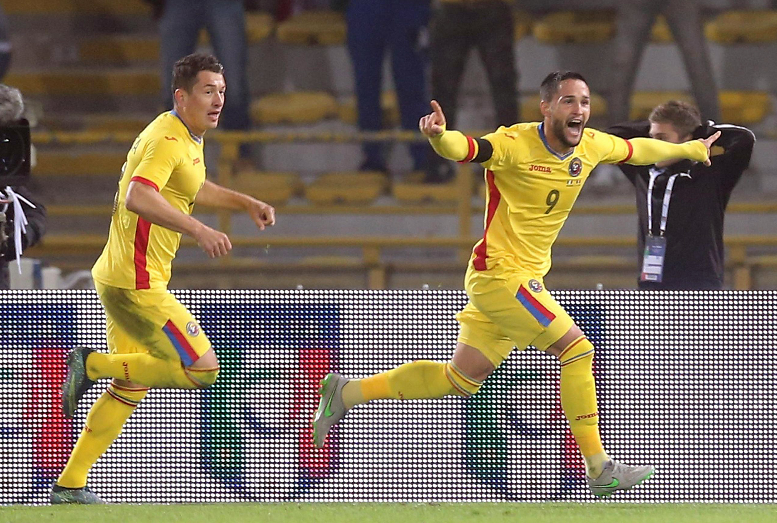 Ameninţare teroristă falsă înaintea meciului amical Italia-România, 2-2, desfăşurat marți seara, la Bologna. ^”Nu mai jucaţi partida, Allah este mare!” / GALERIE FOTO