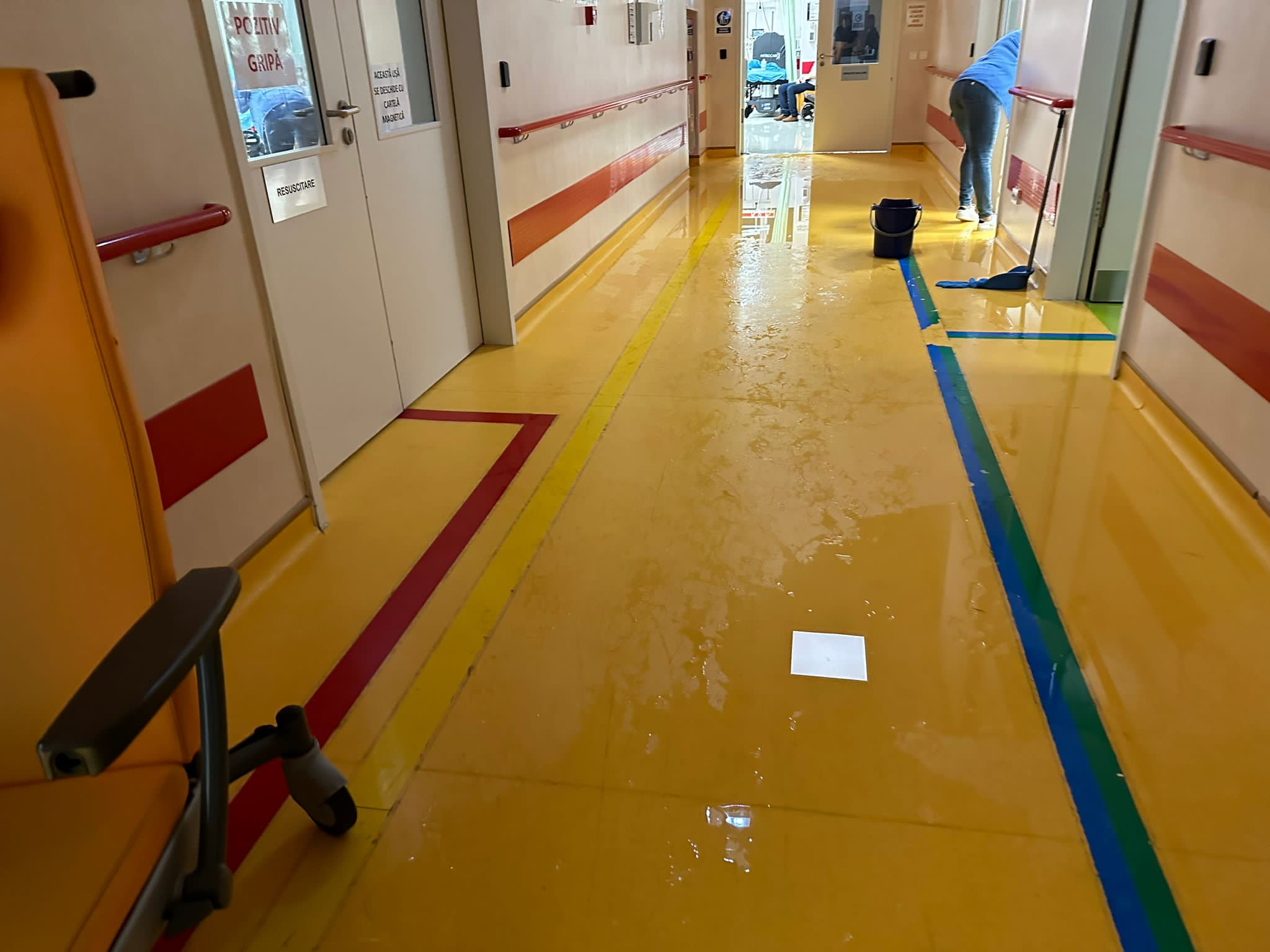 Unitatea de Primiri Urgențe de la Spitalul Bagdasar-Arseni, care a costat 3,5 milioane de euro și a fost inaugurată acum 2 ani, inundată de ploaie - VIDEO