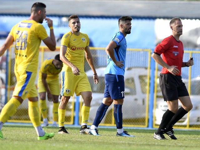 Mirel Rădoi a urmărit din tribune duelul fraților Herea, la meciul Metaloglobus - Petrolul 1-0 / GALERIE FOTO