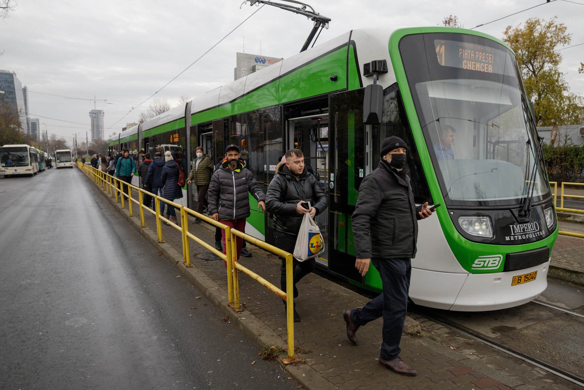 Primele 15 tramvaie Astra au fost puse în circulație. Primarul Capitalei: „Este un moment de bucurie pentru Bucureşti”. FOTO