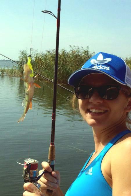 TOP 10 PESCARI/ Simona Halep, o celebritate pasionată de pescuit