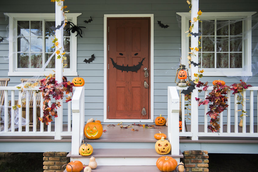 Idei pentru decorațiuni de Halloween - cele mai înfricoșătoare, dar amuzante aranjamente