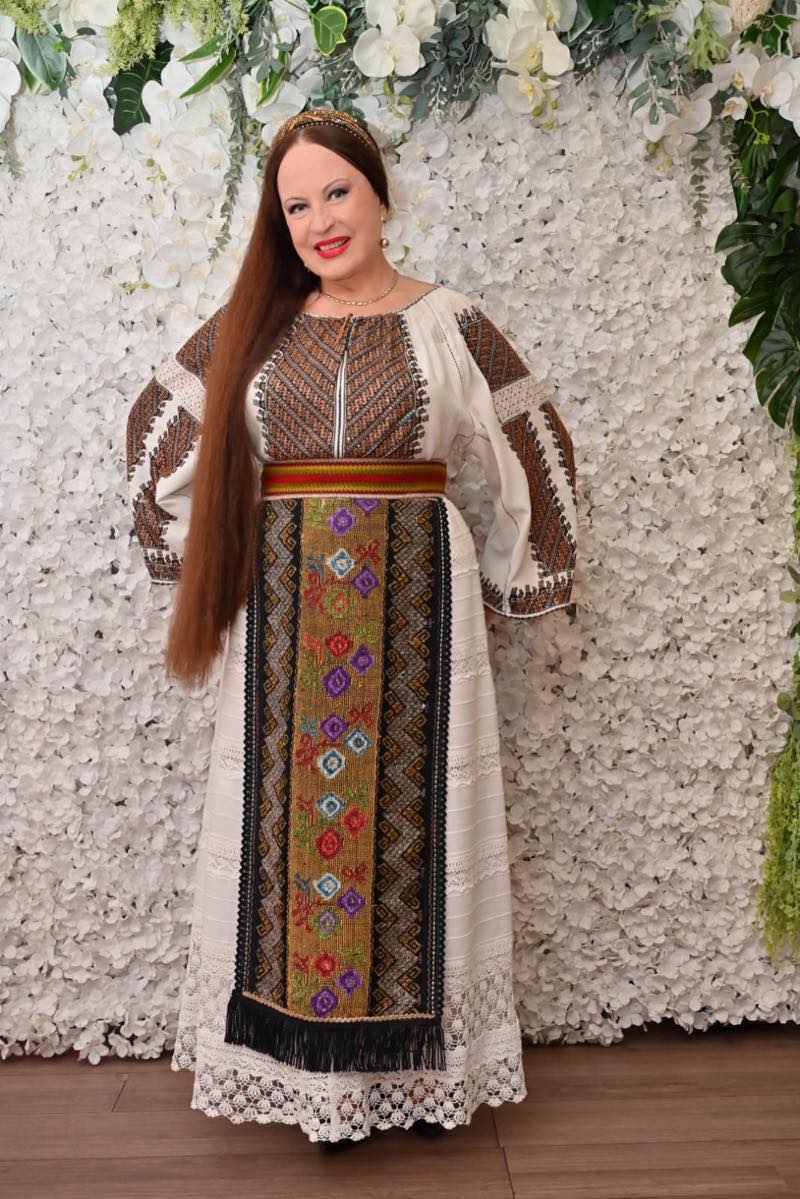 Cum a apărut Maria Dragomiroiu în costum de baie, la plajă, în Las Vegas. Mulți n-ar spune că are 70 de ani