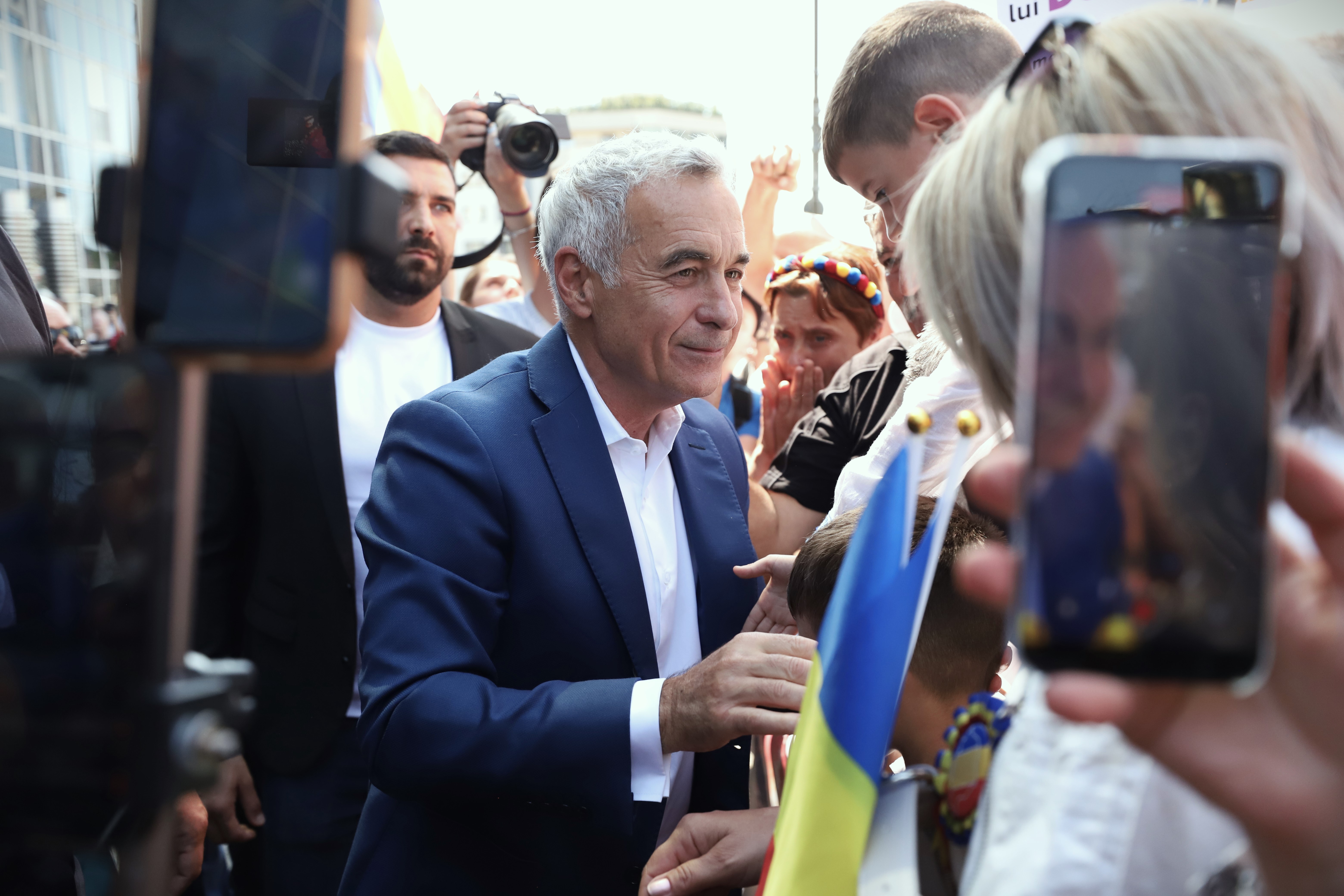 Călin Georgescu are în conturi zeci de mii de euro și niciun leu, însă spune că cine renunță la leu, renunță la suveranitate: „Leul este al românilor"