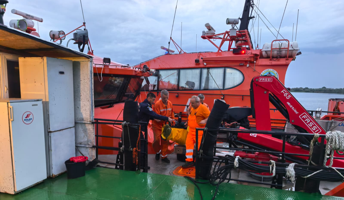 Nava cu GPL, lovită în Marea Neagră, încă arde la mai bine de 24 de ore de la incident. Oana Țoiu: „Ne așteptăm ca Rusia să continue această amenințare generală”